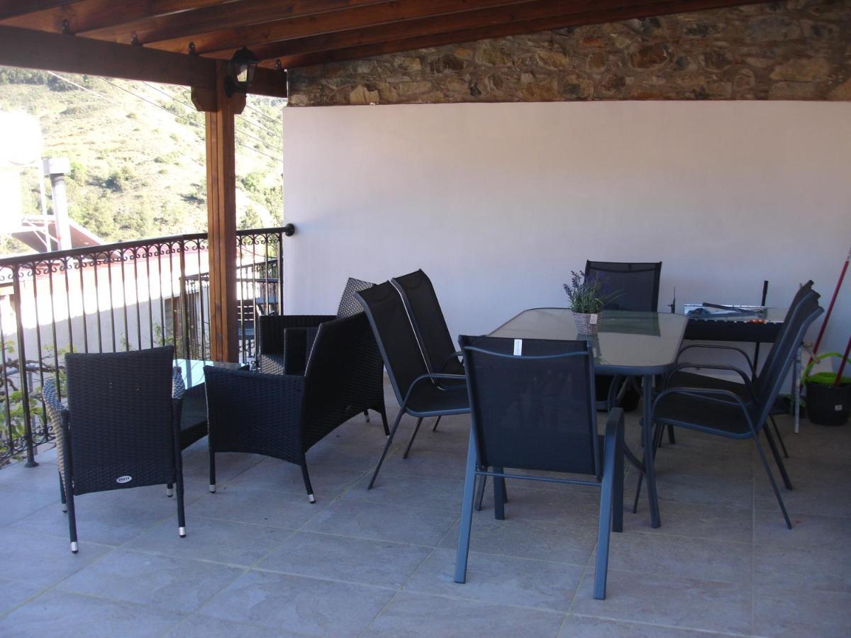 Love Holiday Suite 1 Tris Elies Екстер'єр фото