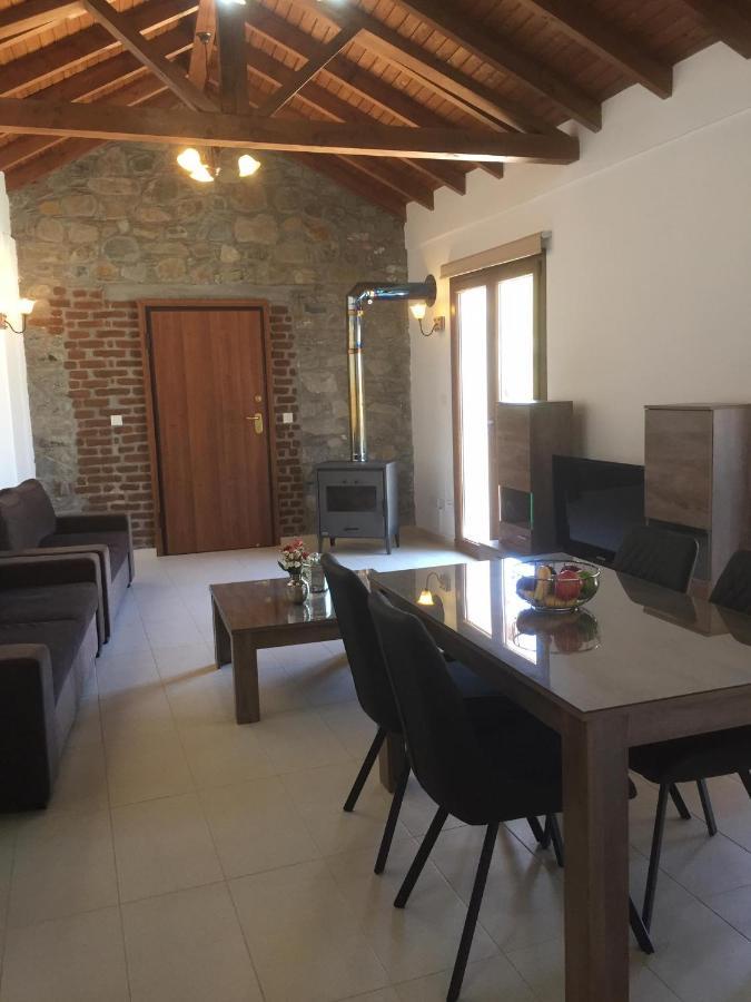 Love Holiday Suite 1 Tris Elies Екстер'єр фото