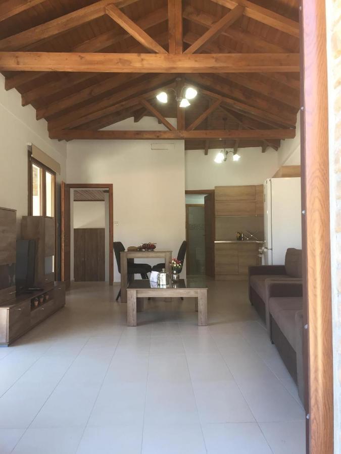Love Holiday Suite 1 Tris Elies Екстер'єр фото