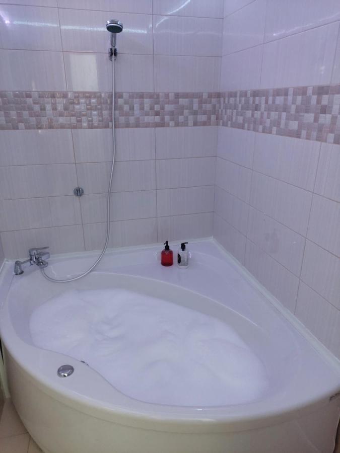 Love Holiday Suite 1 Tris Elies Екстер'єр фото